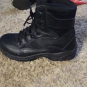 Steel toe boots